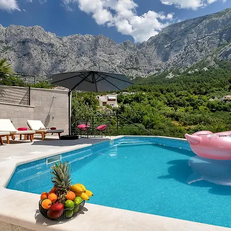 Sleeps 8 With Pool Air Con And Wifi Vila *